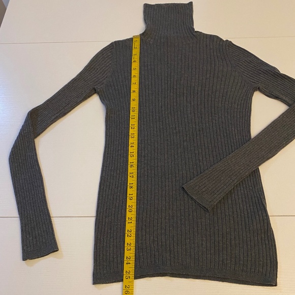 Vince Lightweight Skinny Ribbed Turtleneck Heather Carbon Sweater Size Small - Picture 11 of 13